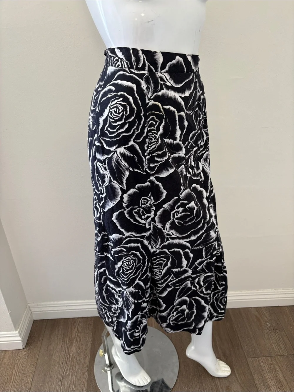 Vintage Cabaret Black & White Rose Floral High Waisted Long Maxi Skirt
